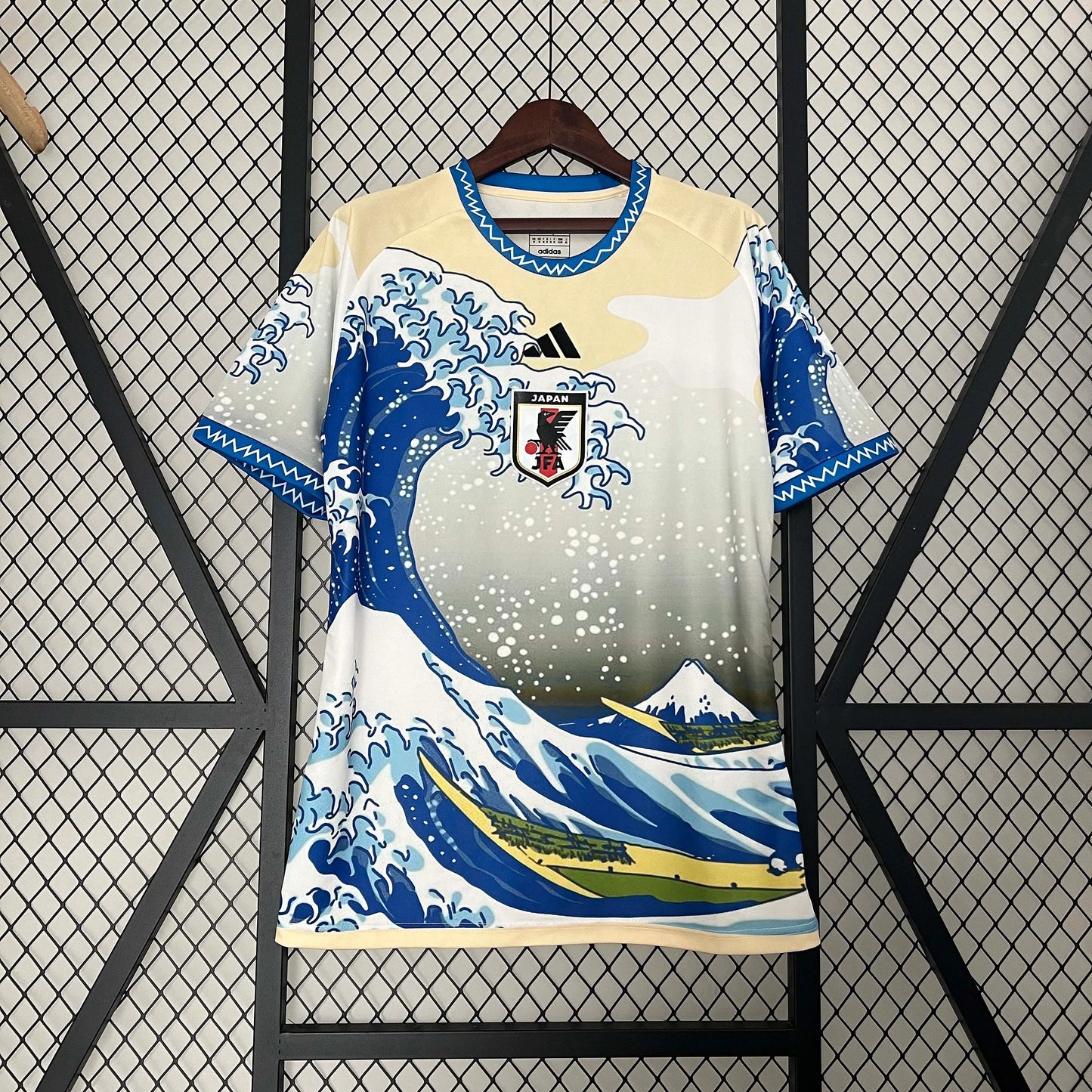 Camiseta blanca de edición especial de Japón 2024
